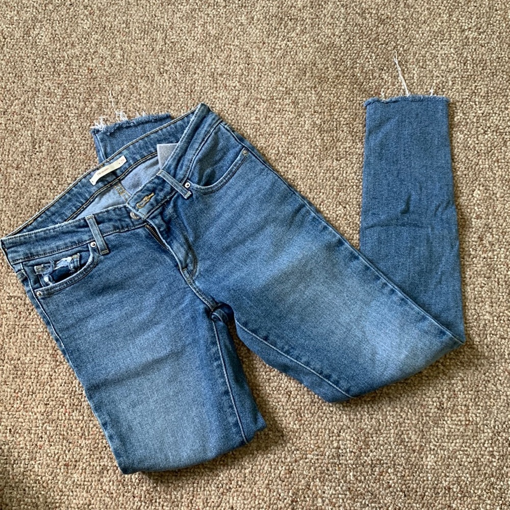 Levi’s 711 skinny jean